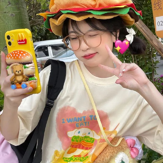 号舱房的女人